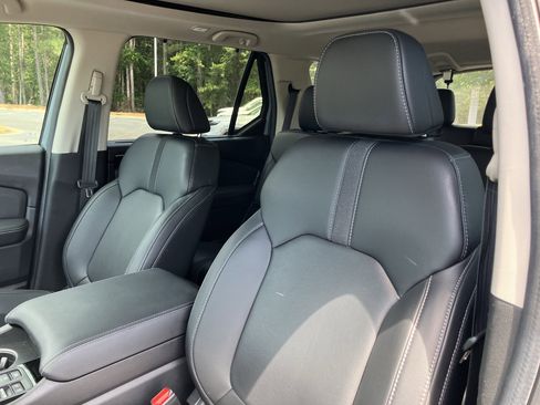 Used 2024 Honda Pilot Touring image 7