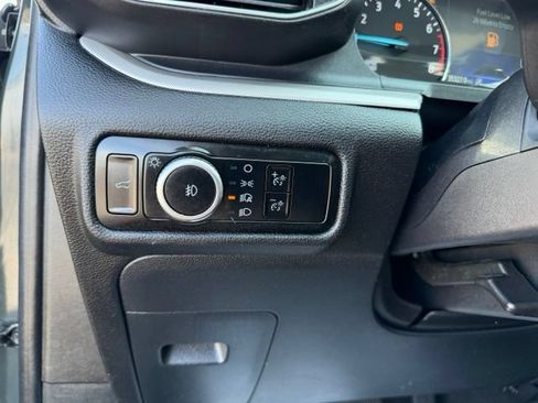 Used 2024 Ford Explorer XLT w/ Equipment Group 202A AWD/4WD image 27