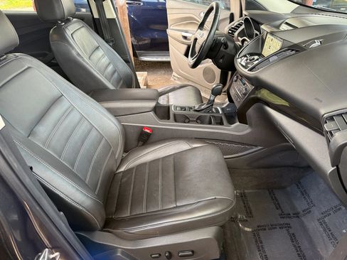 Used 2017 Ford Escape Titanium AWD/4WD image 14