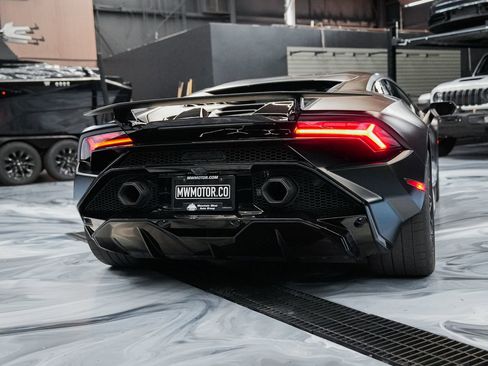 Used 2023 Lamborghini Huracan Tecnica RWD image 13