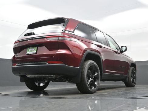 New 2025 Jeep Grand Cherokee Altitude image 15