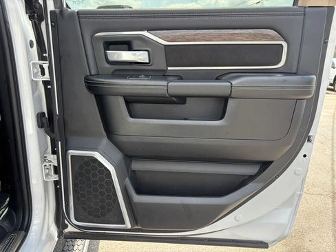 Used 2020 RAM 2500 Laramie AWD/4WD image 32