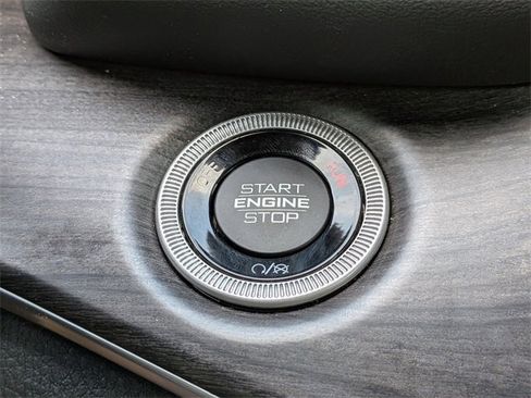 Used 2022 Jeep Grand Cherokee Overland w/ Luxury Tech Group IV image 29