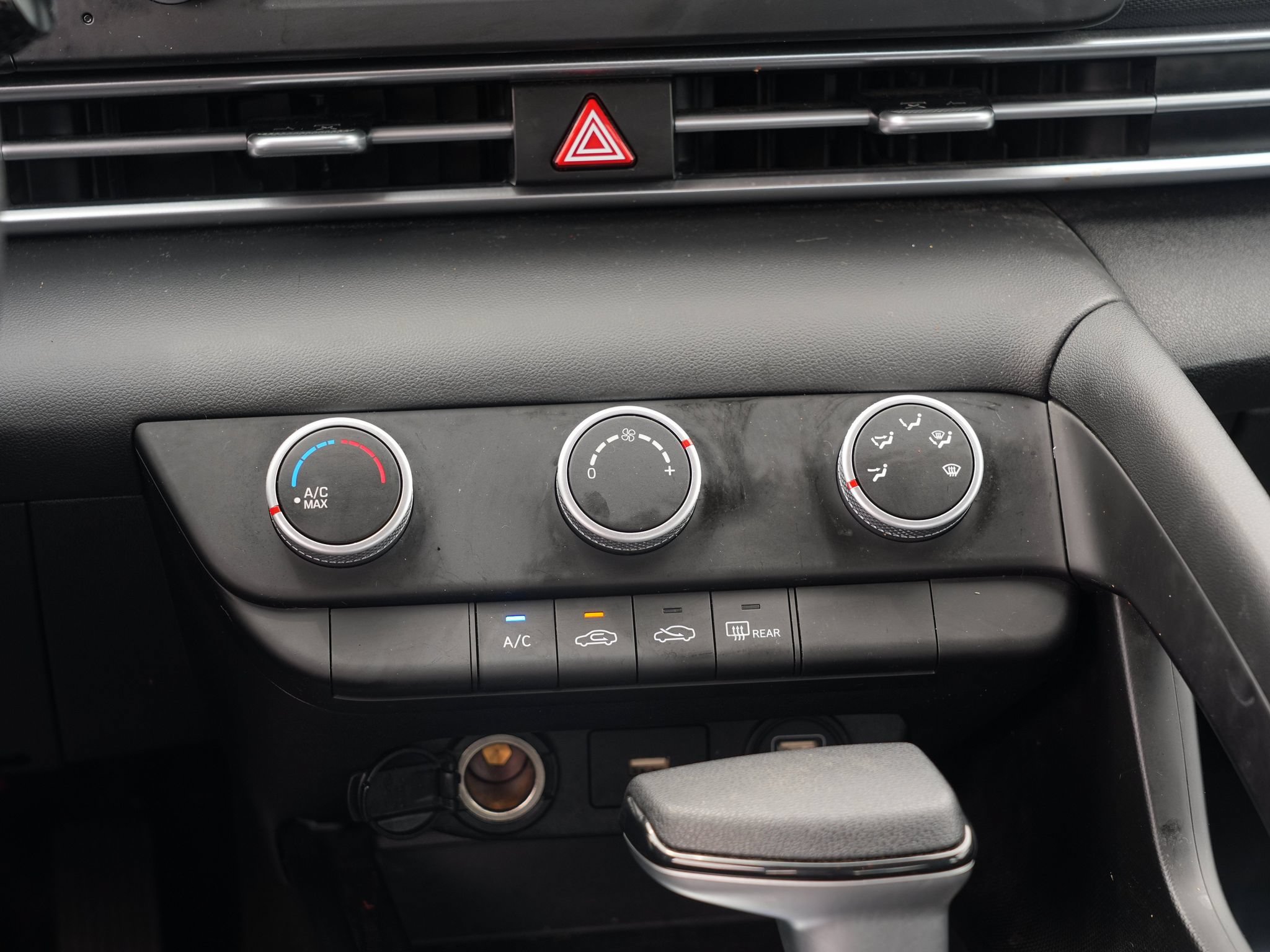 Used 2023 Hyundai Elantra SE FWD image 26