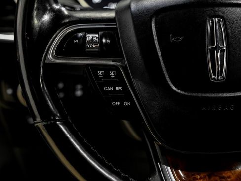 Used 2019 Lincoln Nautilus Reserve image 27