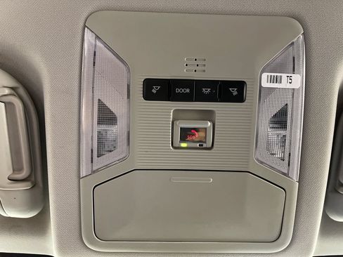 Certified 2025 Toyota RAV4 XLE FWD image 29