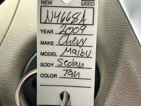 Used 2009 Chevrolet Malibu LS FWD image 16