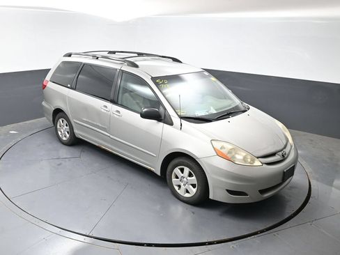 Used 2008 Toyota Sienna FWD image 13