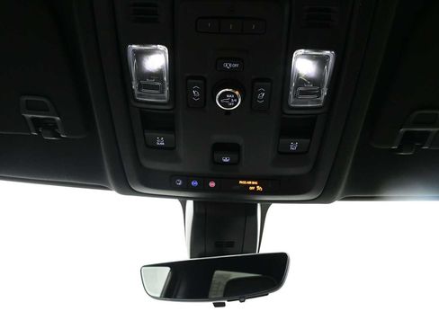 Used 2021 Chevrolet Tahoe Premier w/ Premium Package AWD/4WD image 31