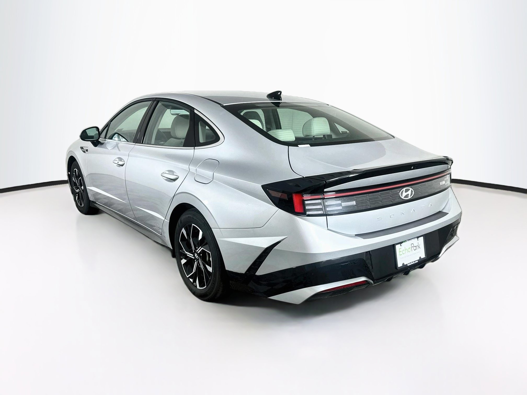 Used 2025 Hyundai Sonata SEL FWD image 5