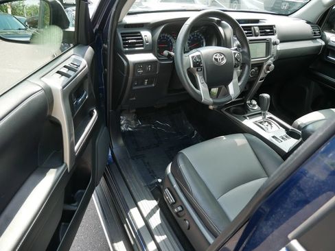 Used 2016 Toyota 4Runner SR5 Premium AWD/4WD image 11