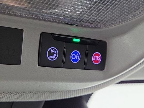 Used 2025 Chevrolet Trax LT FWD image 26