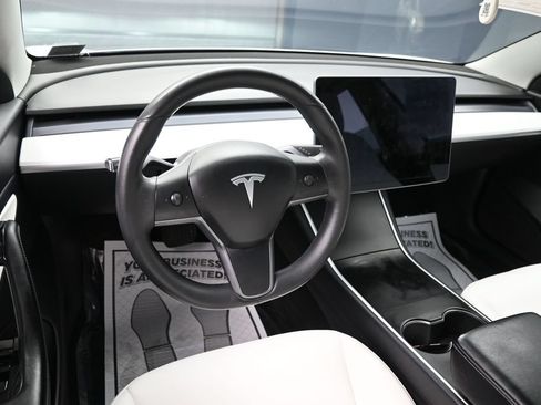 Used 2020 Tesla Model 3 Standard Range Plus RWD image 25