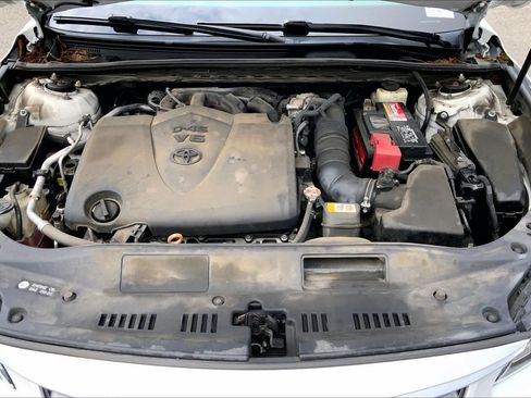 Used 2019 Toyota Avalon XLE w/ Moonroof Package FWD image 32