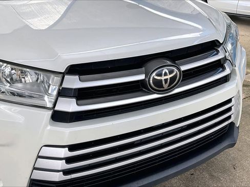 Used 2019 Toyota Highlander XLE image 30