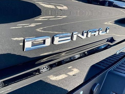 Used 2025 GMC Sierra 1500 Denali AWD/4WD image 32