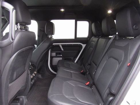 Used 2024 Land Rover Defender 130 X-Dynamic SE AWD/4WD image 14