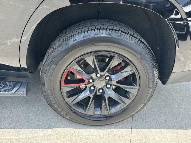 Used 2022 Chevrolet Tahoe Z71 w/ Luxury Package AWD/4WD image 25