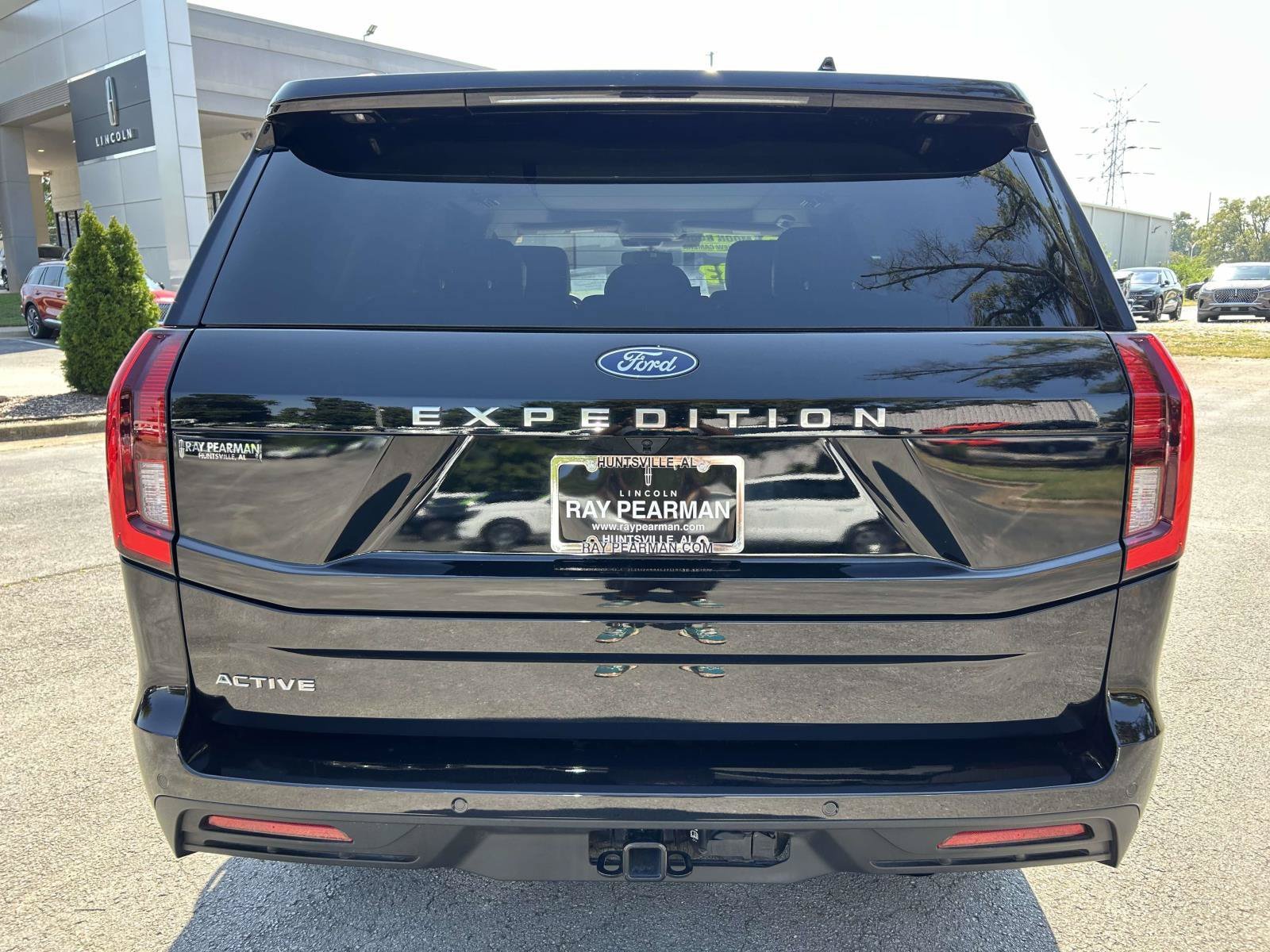 Used 2025 Ford Expedition Active RWD image 6