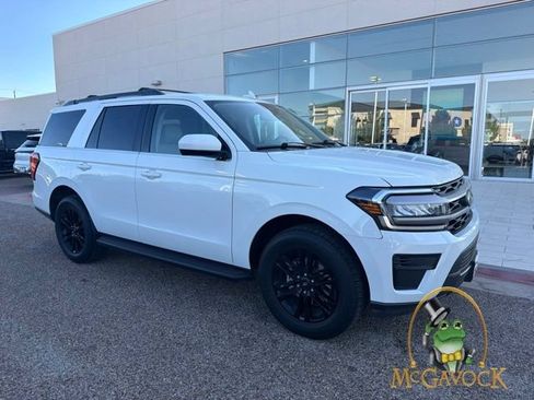 Used 2024 Ford Expedition XLT RWD image 2