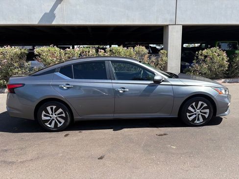 Used 2020 Nissan Altima 2.5 S FWD image 4