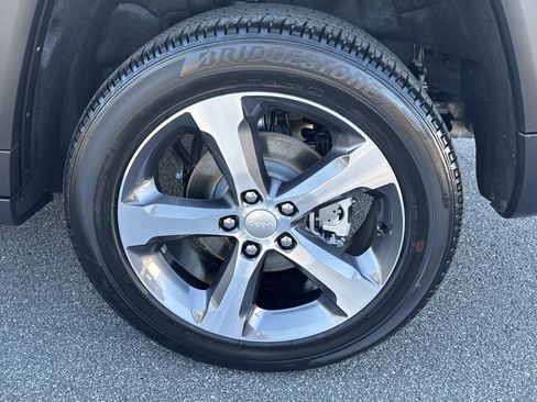 New 2026 Jeep Grand Cherokee Limited w/ Luxury Tech Group II image 26