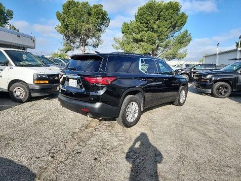 Certified 2022 Chevrolet Traverse LT FWD image 3