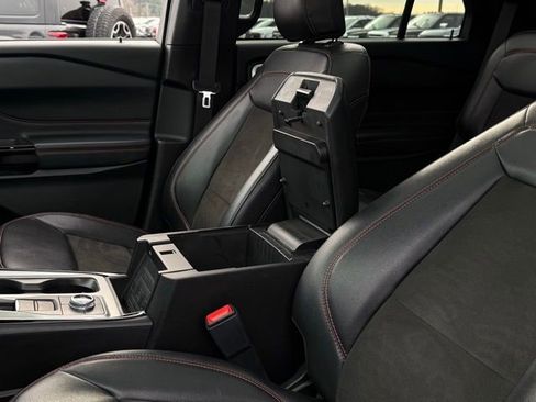 Certified 2024 Ford Explorer ST-Line w/ Class IV Trailer Tow Package image 36