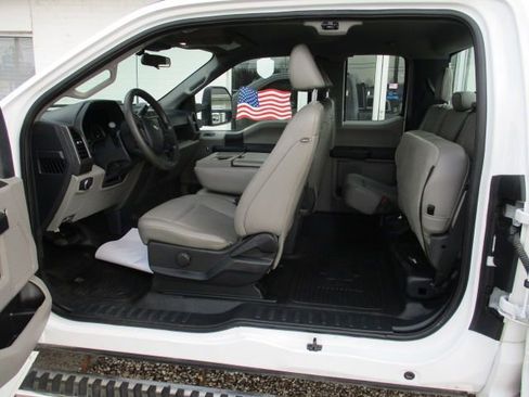 Used 2022 Ford F250 XL w/ Power Equipment Group RWD image 9