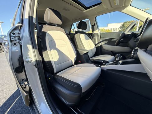 New 2026 Hyundai Venue SEL image 25