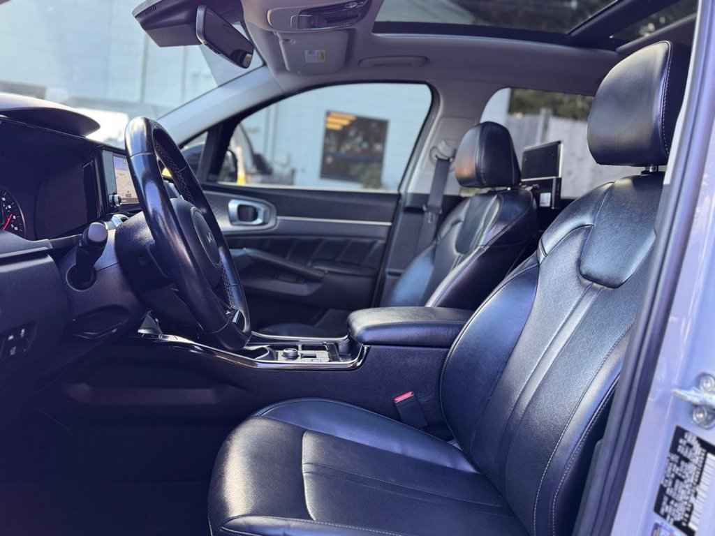 Used 2022 Kia Sorento SX AWD/4WD image 19