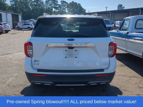 Used 2020 Ford Explorer XLT w/ Equipment Group 202A RWD image 4