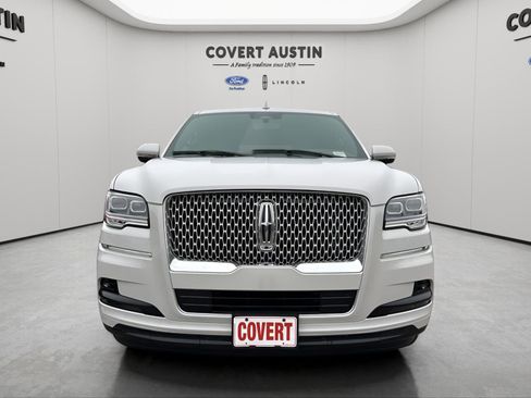 Used 2024 Lincoln Navigator L Reserve image 8