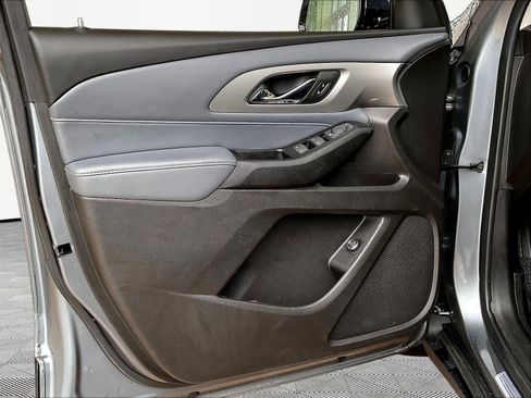 Used 2019 Chevrolet Traverse LT w/ LPO, Floor Liner Package FWD image 19