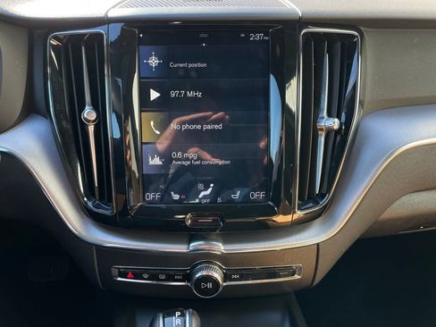 Used 2020 Volvo XC60 T5 Momentum w/ Protection Package Premier image 18