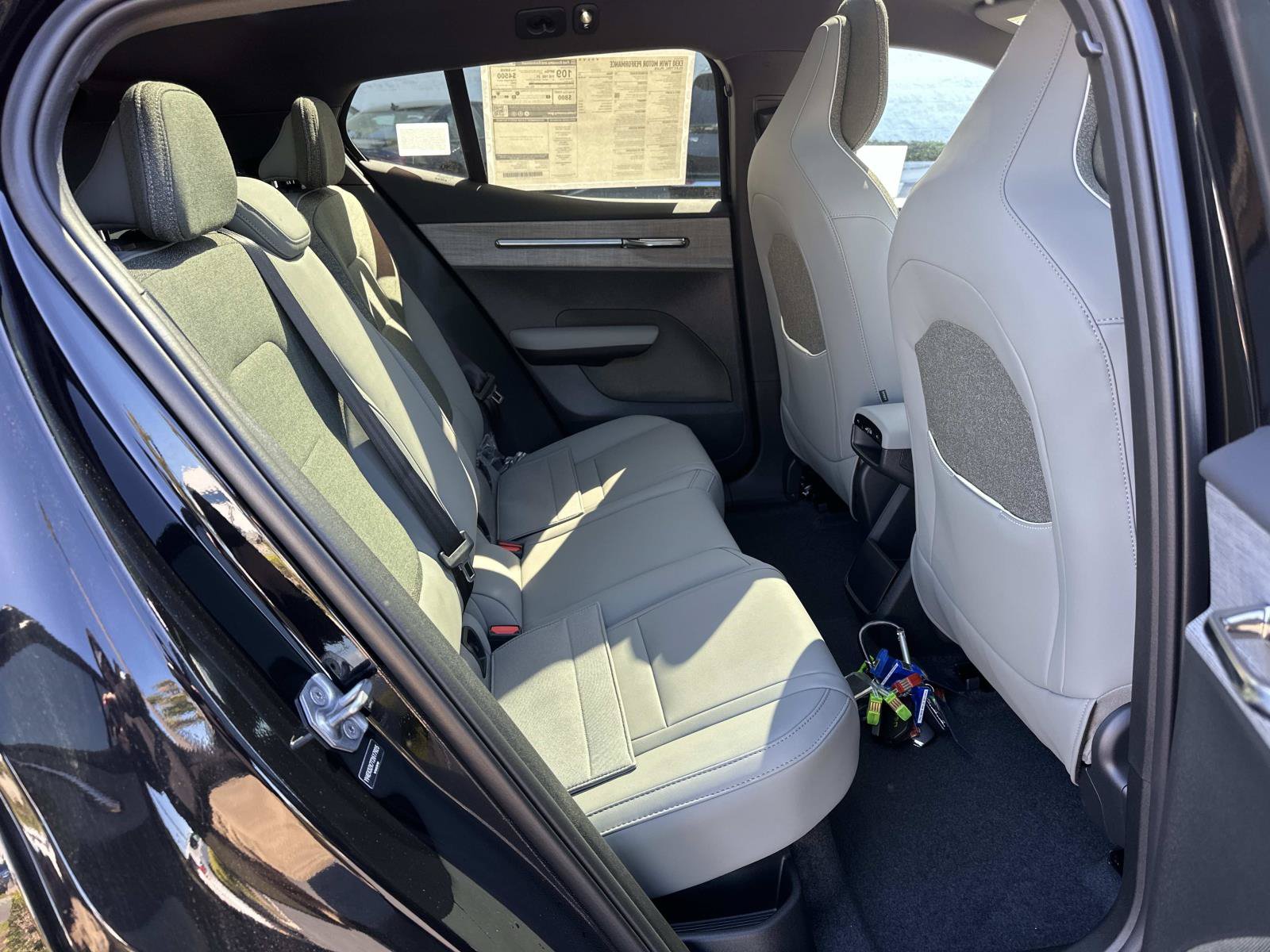 New 2026 Volvo EX30 Plus AWD/4WD image 19