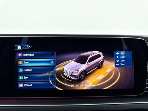 Used 2024 Mercedes-Benz GLS 450 4MATIC image 29