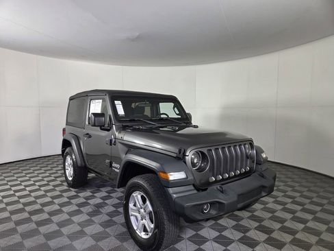 Used 2018 Jeep Wrangler Sport image 2