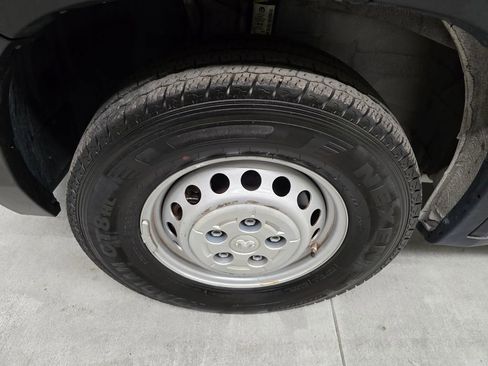 Used 2025 RAM ProMaster 2500 w/ Convenience Group image 9