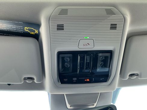 New 2025 Volkswagen Tiguan SE image 20