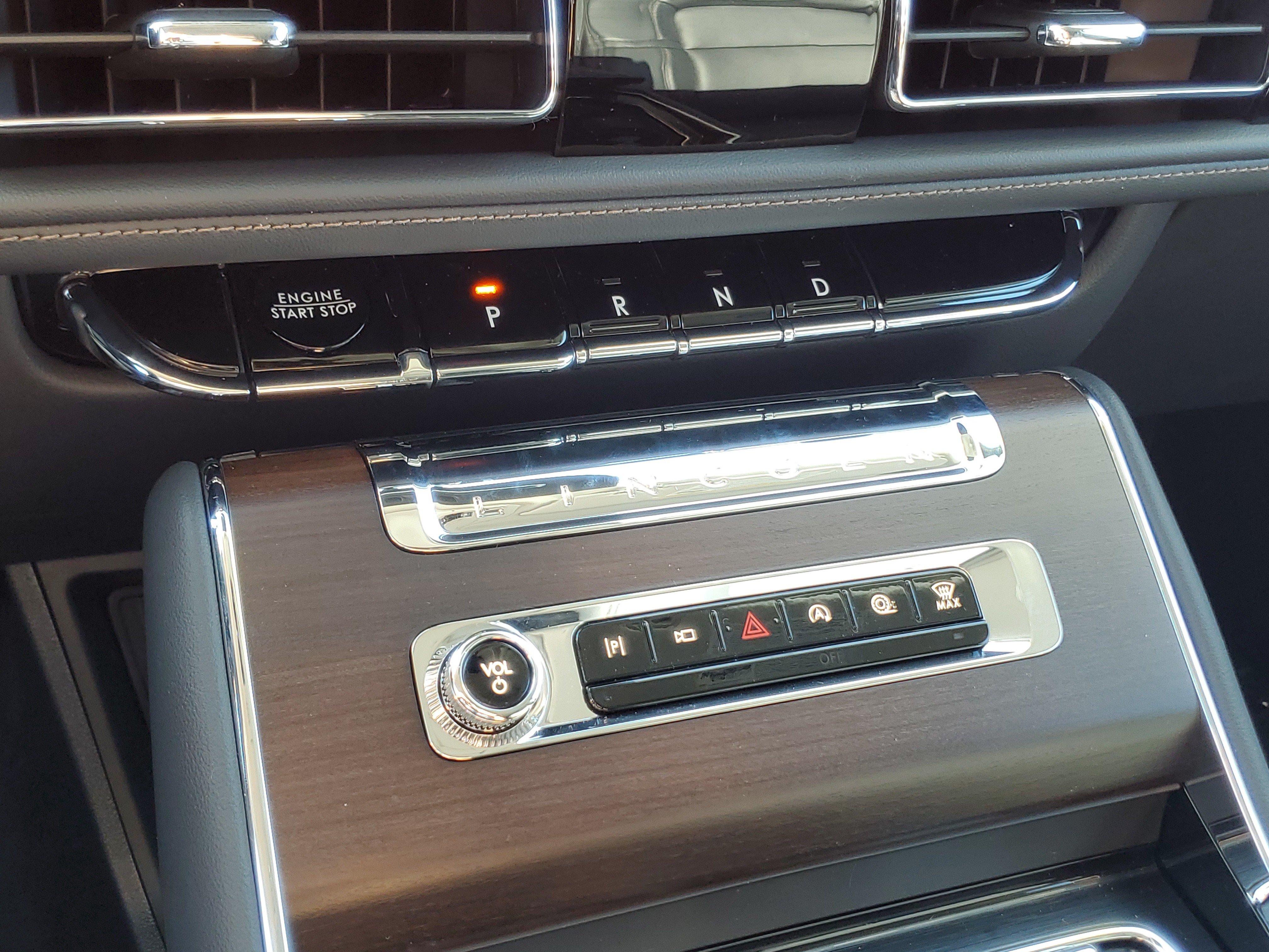 New 2027 Lincoln Aviator Reserve w/ Jet Appearance Package AWD/4WD image 21