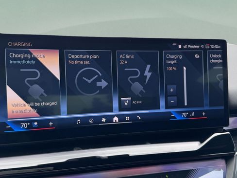 Used 2025 BMW 550e xDrive w/ Premium Package image 16