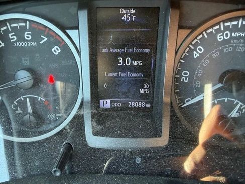 Used 2021 Toyota Tacoma TRD Off-Road w/ Technology Package image 11