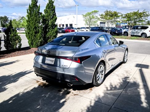 Used 2023 Lexus IS 300 w/ Comfort Package image 10