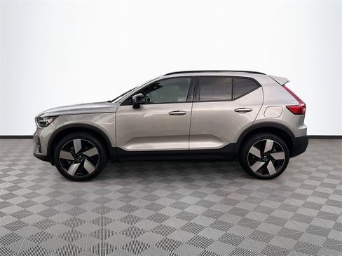 Used 2023 Volvo XC40 Recharge Ultimate image 9