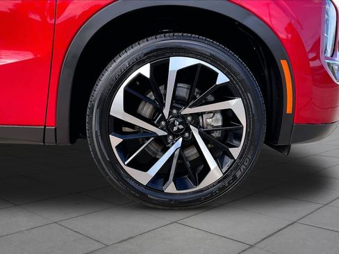 Used 2024 Mitsubishi Outlander SE FWD image 13