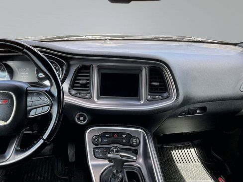 Used 2021 Dodge Challenger SXT RWD image 6