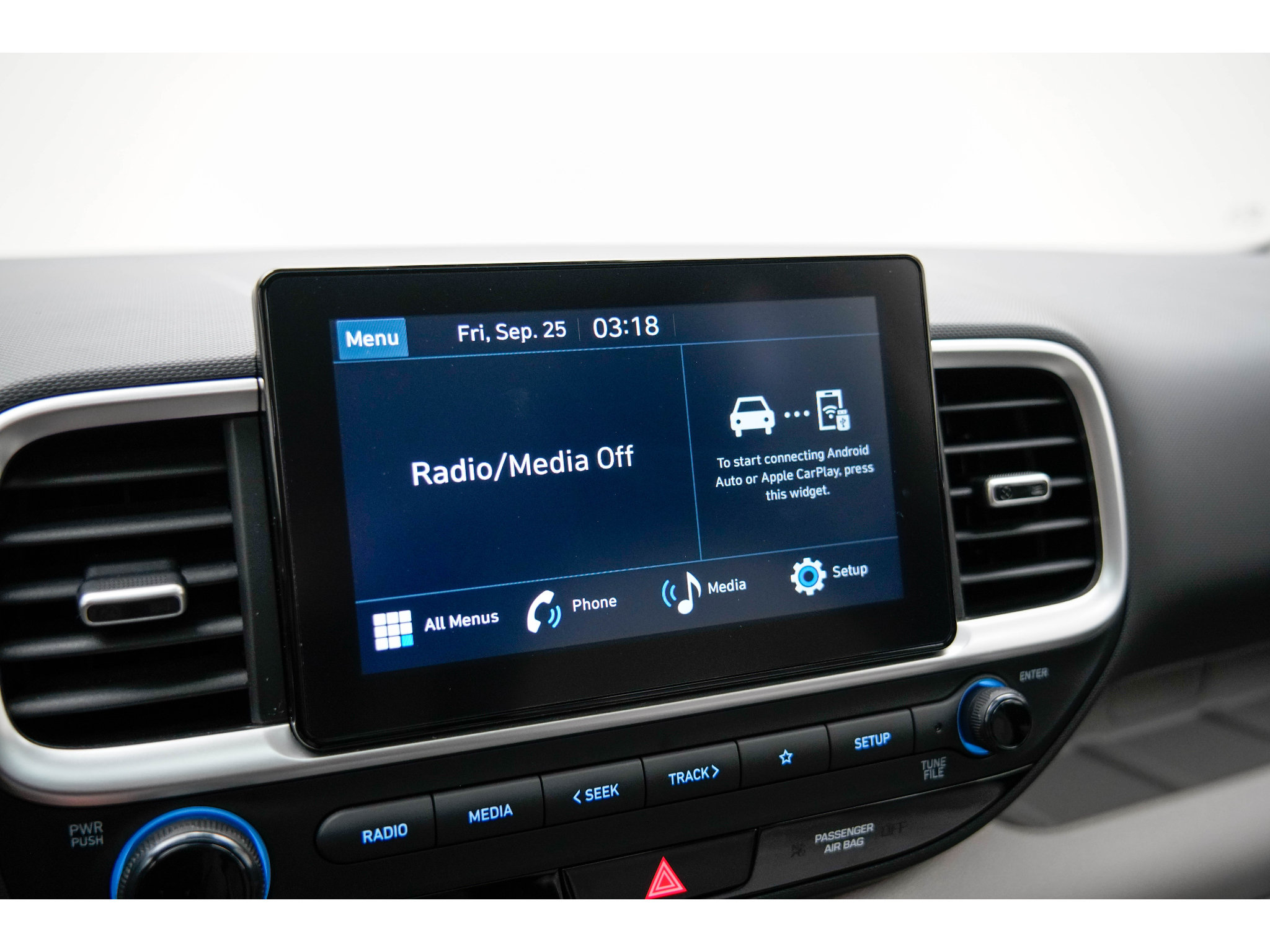 Used 2025 Hyundai Venue SEL FWD image 21