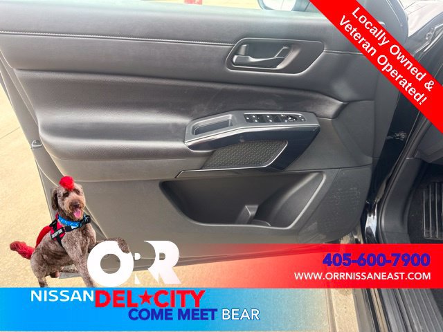Used 2024 Nissan Pathfinder SV FWD image 17