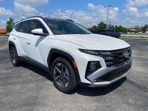 Certified 2025 Hyundai Tucson SEL AWD/4WD image 3